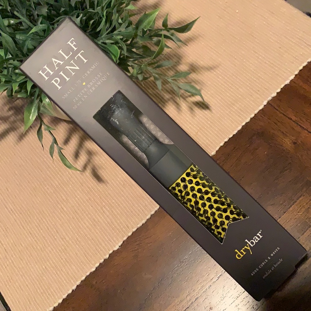 Drybar
Half Pint Small Round Brush